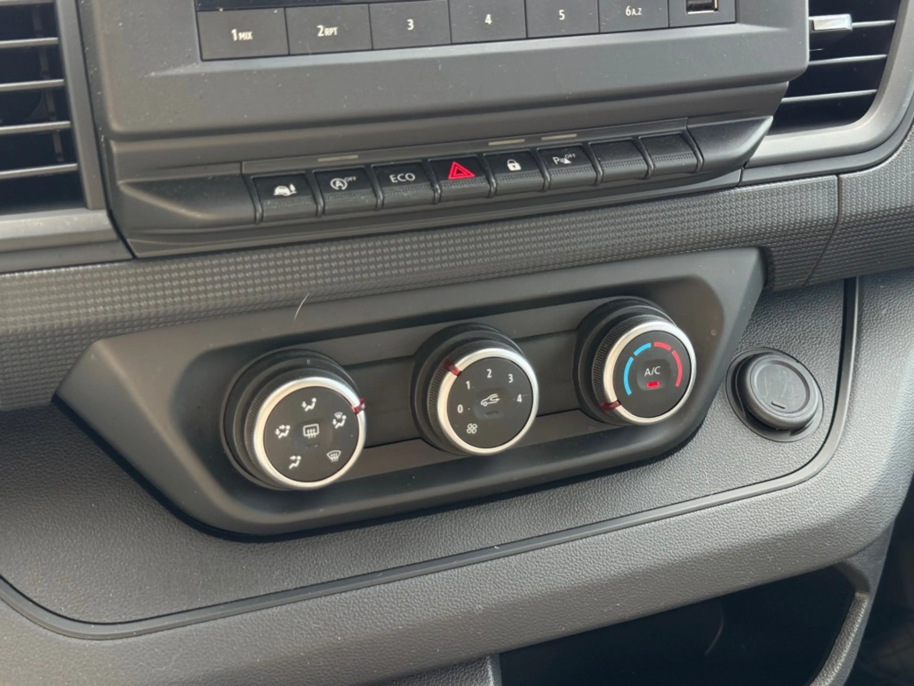Renault Trafic 2.0 D 130pk  L1H1 - betimmering — photo 12