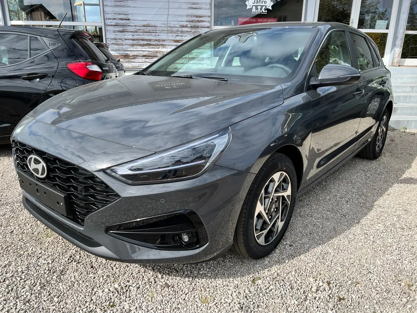 Hyundai i30 1.5 T-GDI DCT Advantage Grau - 2