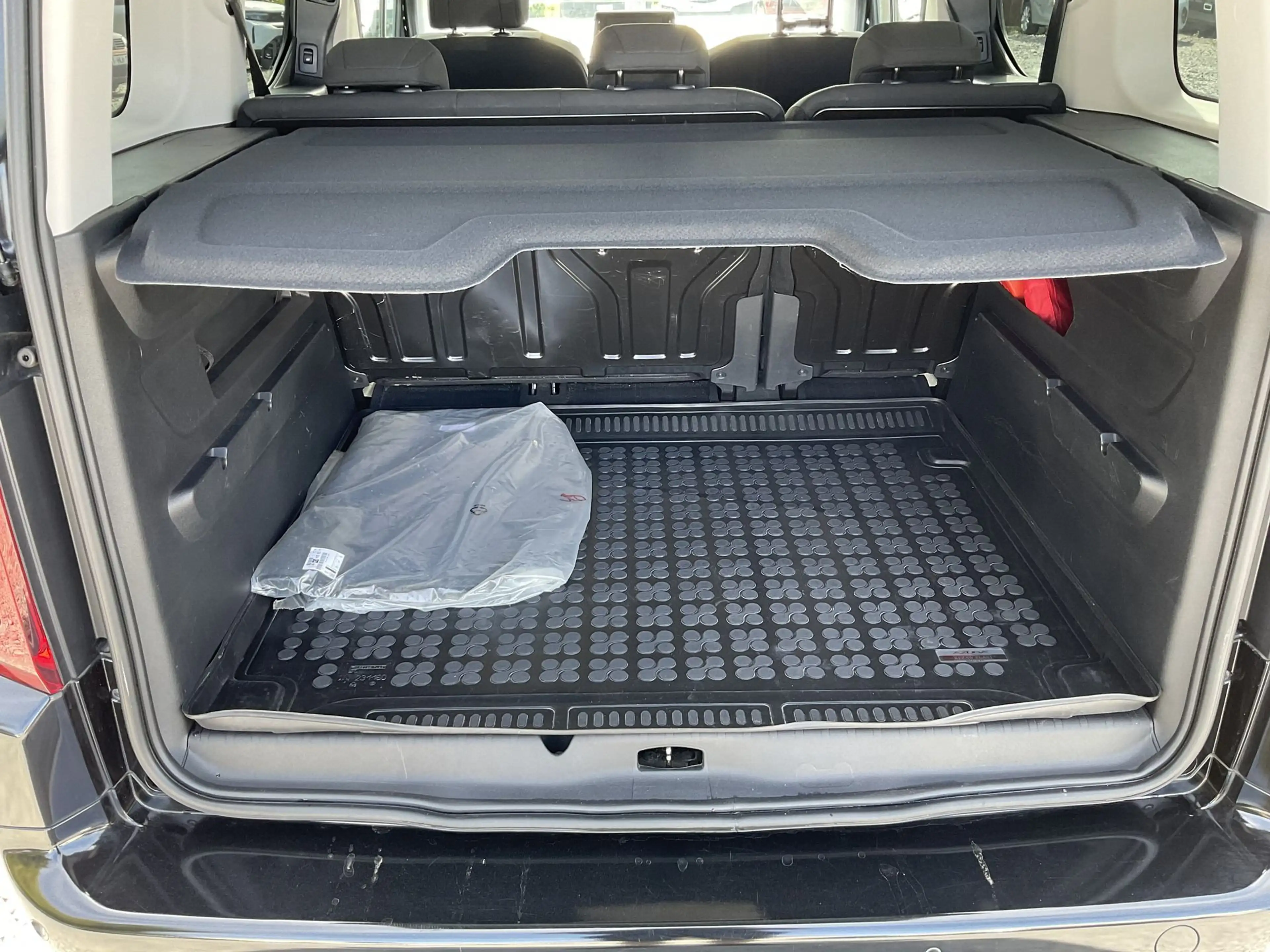 Opel Combo Elegance 1.2 Benzine Turbo 110 Pk M6 ! GPS,Camera& sensoren,... — photo 15