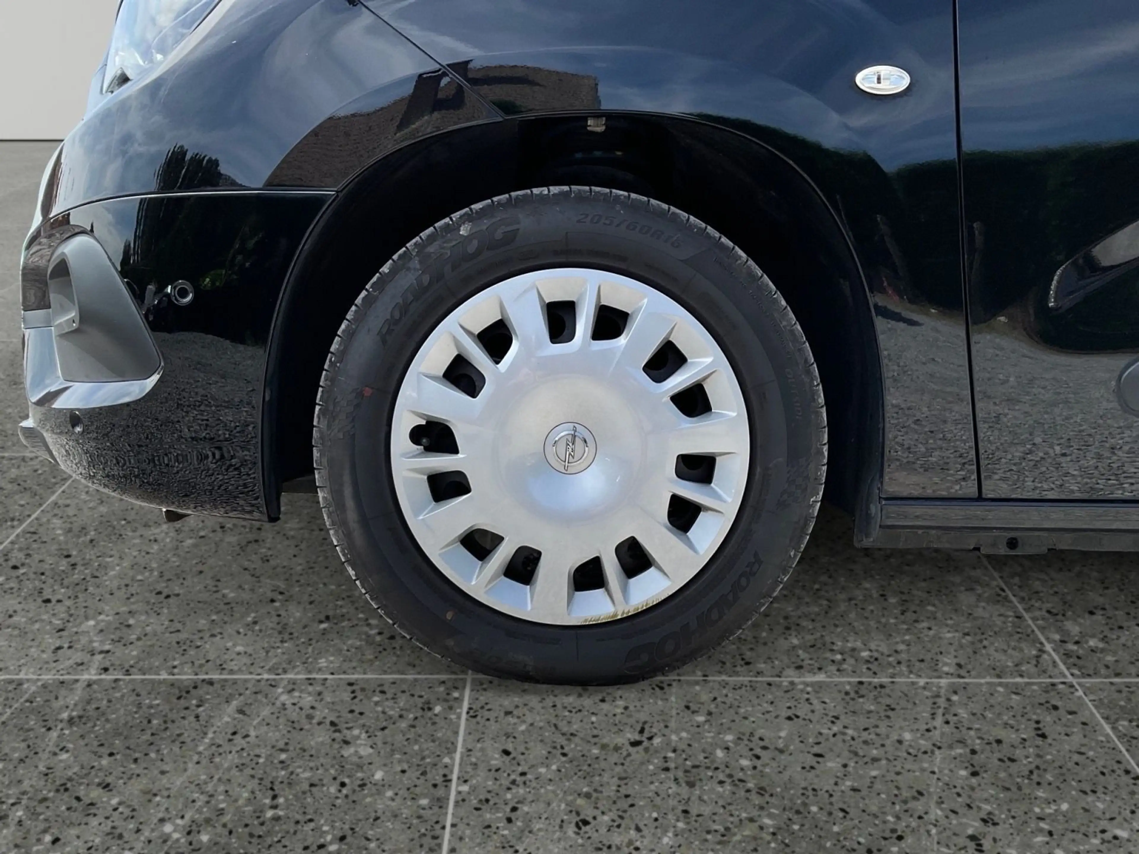 Opel Combo Elegance 1.2 Benzine Turbo 110 Pk M6 ! GPS,Camera& sensoren,... — photo 9
