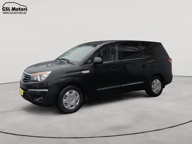 SsangYong Rodius 2.2XDi 2WD 7 places 01/17 -noir metal-airco/radio