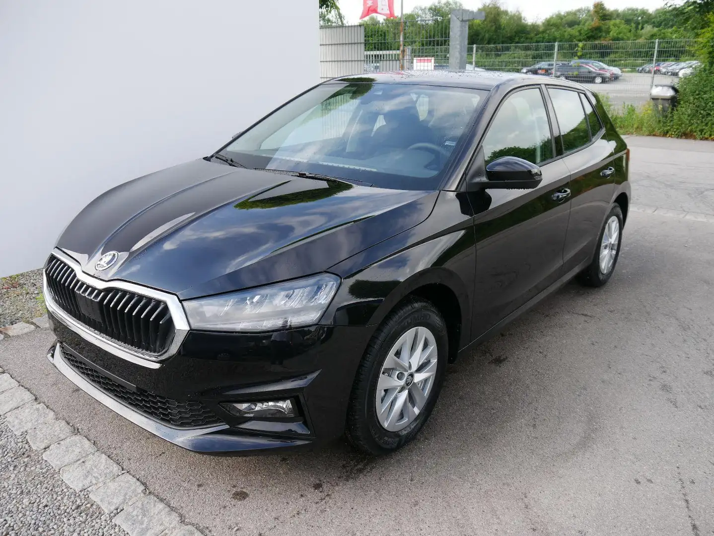Skoda Fabia Fabia 130 Jahre 1,0 MPI*LED*PDC HI.*RFK*APP-CONNEC Noir - 2
