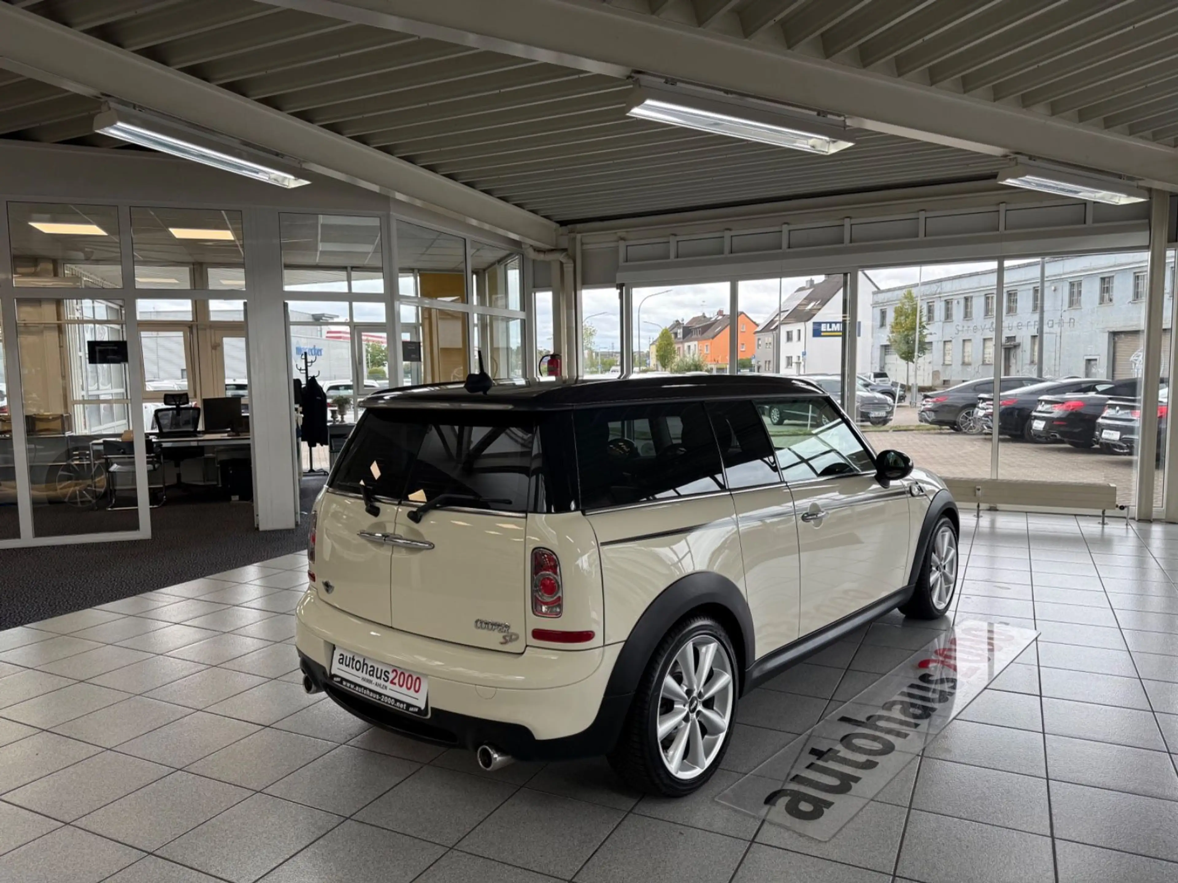 MINI Cooper SD Clubman Hyde Park XENON/BT/PDC/H&K — photo 3