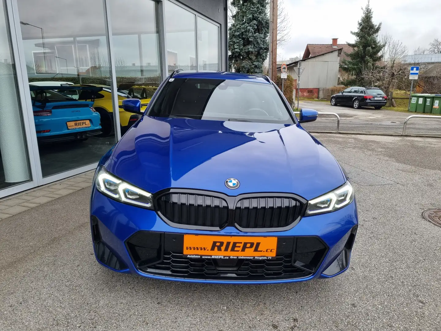 BMW 330 330 d xDrive Facelift M Sportpaket 20" Alu Leder Blau - 2