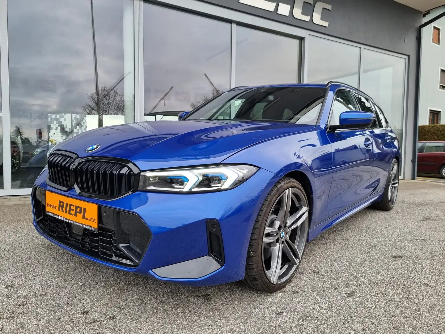 BMW 330 330 d xDrive Facelift M Sportpaket 20" Alu Leder Blau - 1