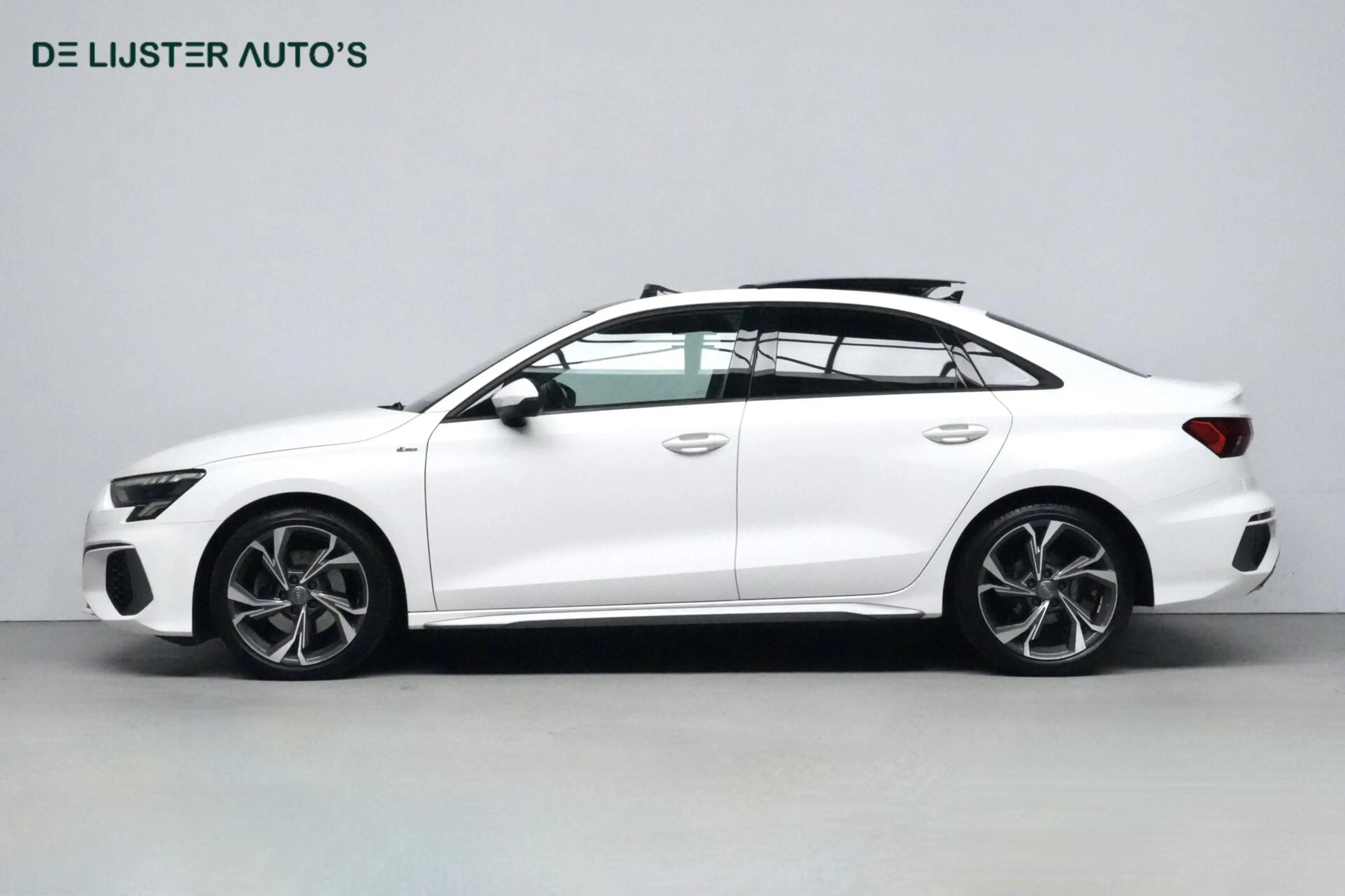 Audi A3 Limousine 35 TFSI S Line Sport Automaat 150 PK | P — photo 2