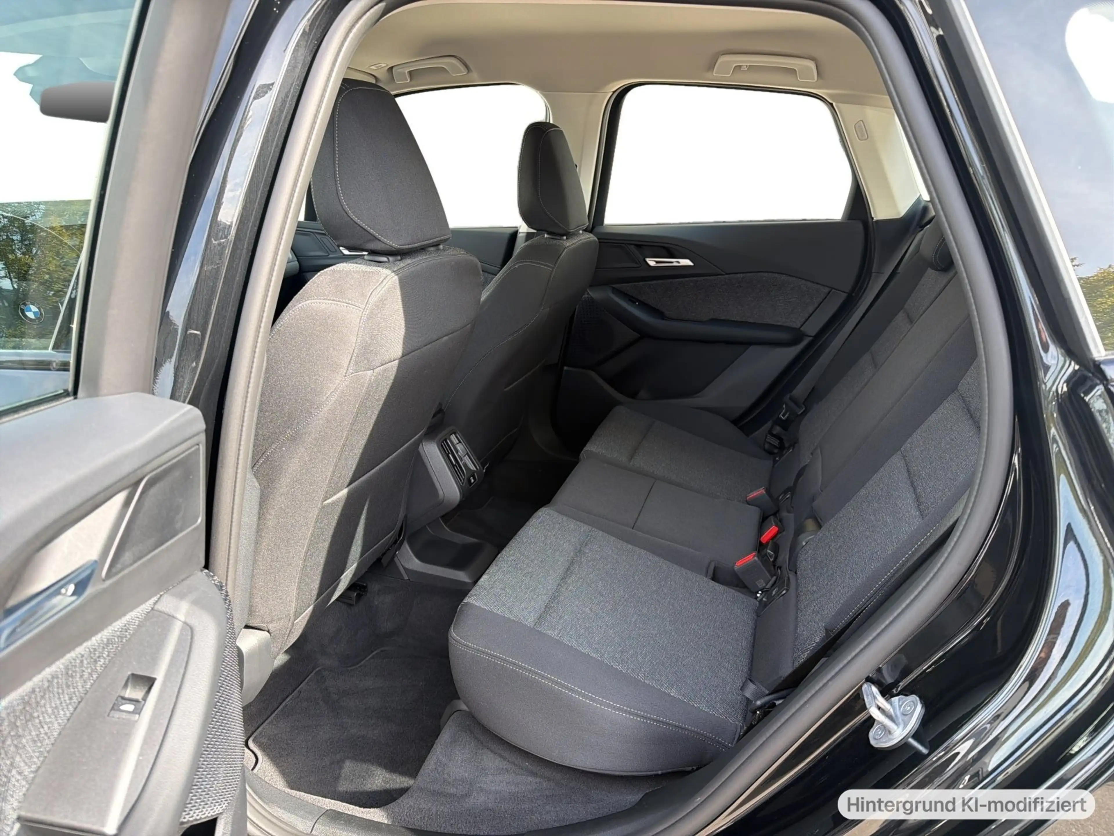 BMW 220 i Active Tourer SHZ LED AHK — photo 11