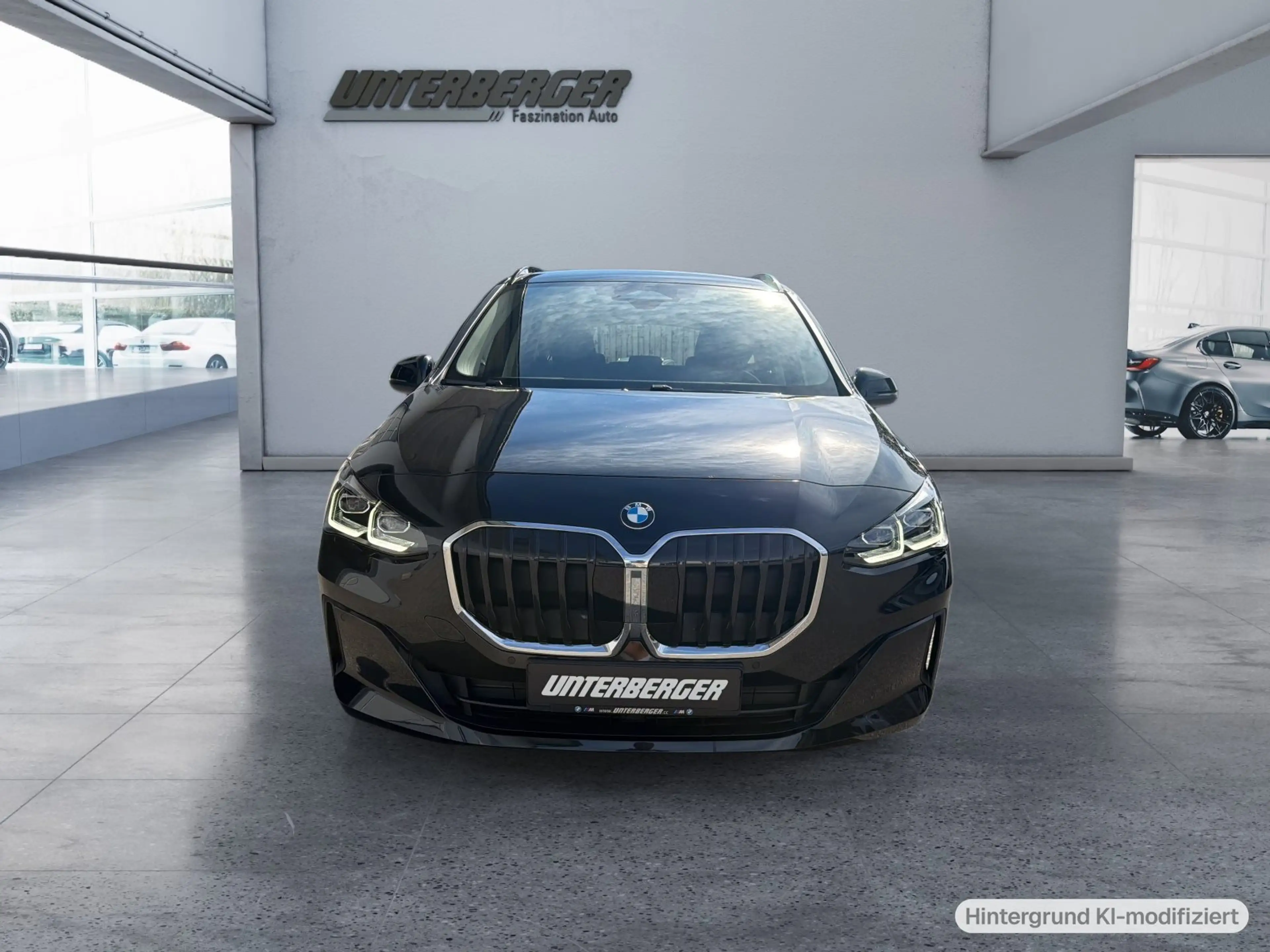 BMW 220 i Active Tourer SHZ LED AHK — photo 2