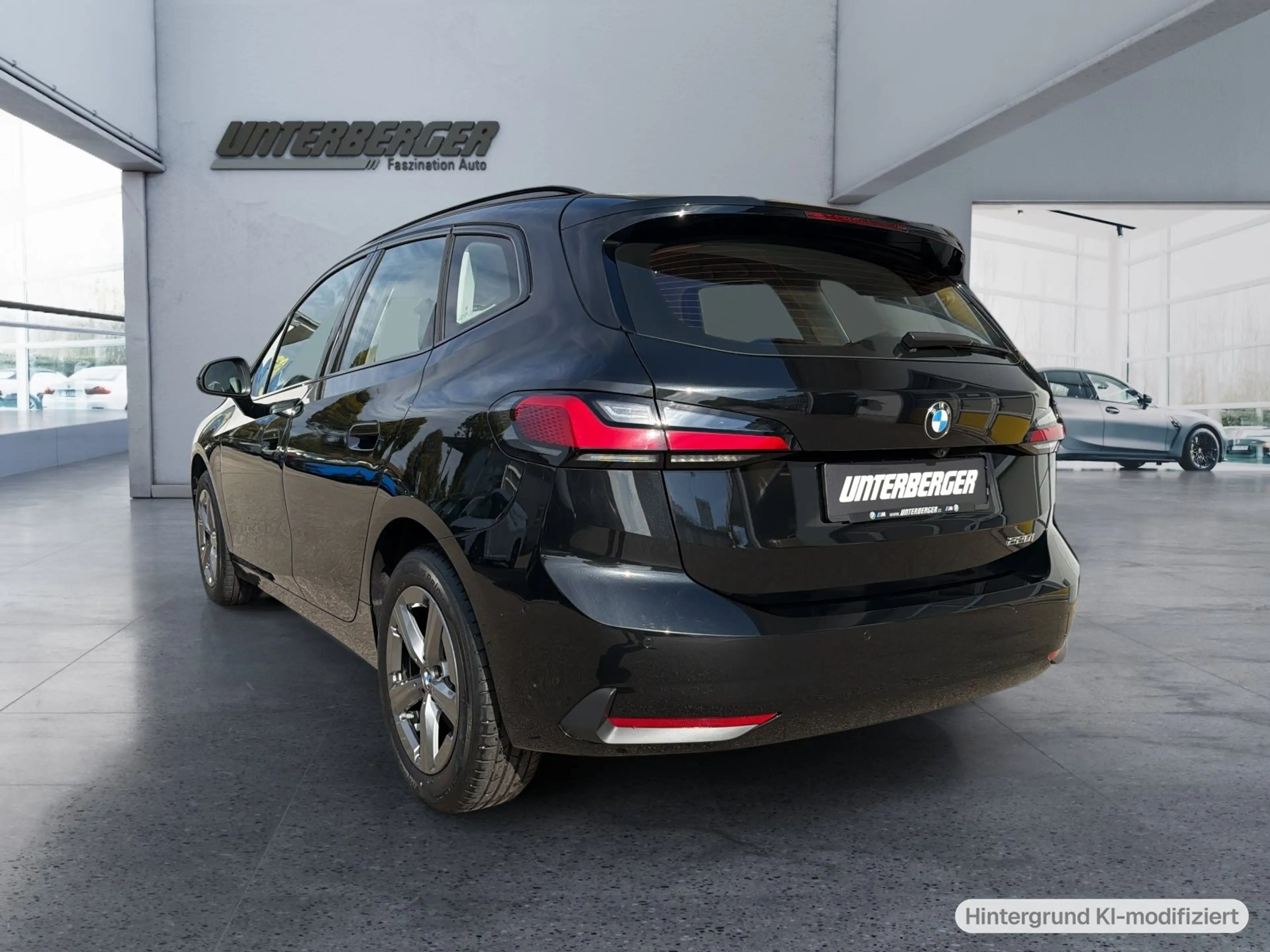 BMW 220 i Active Tourer SHZ LED AHK — photo 4