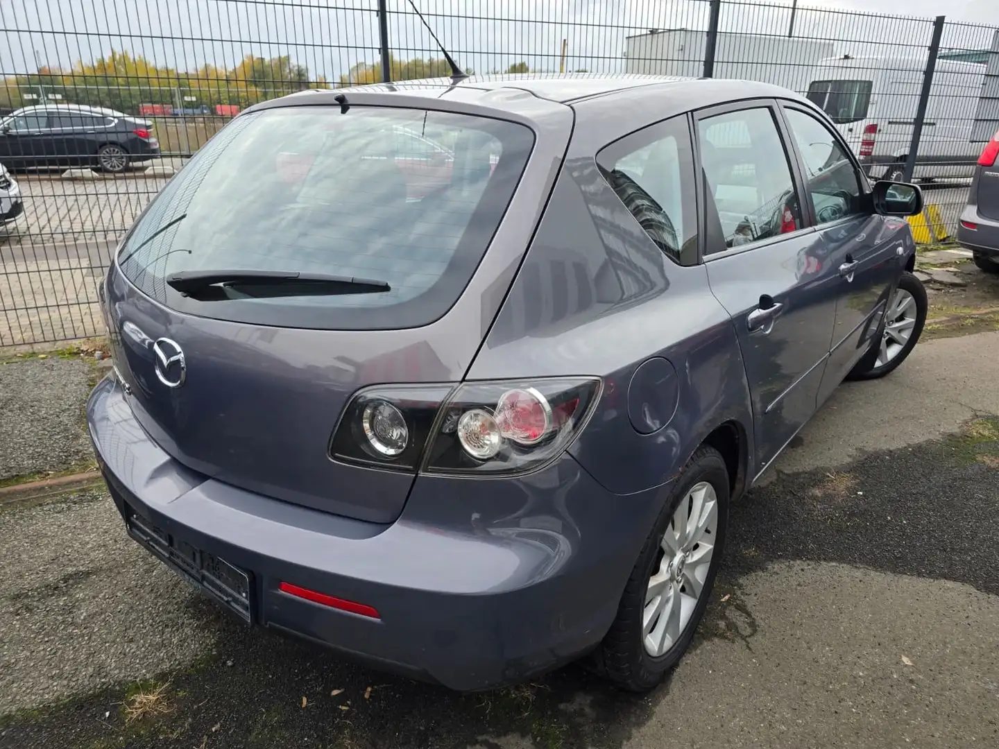 Mazda 3 1.6 Sport Active *Klima* *Alufelgen* Grau - 2