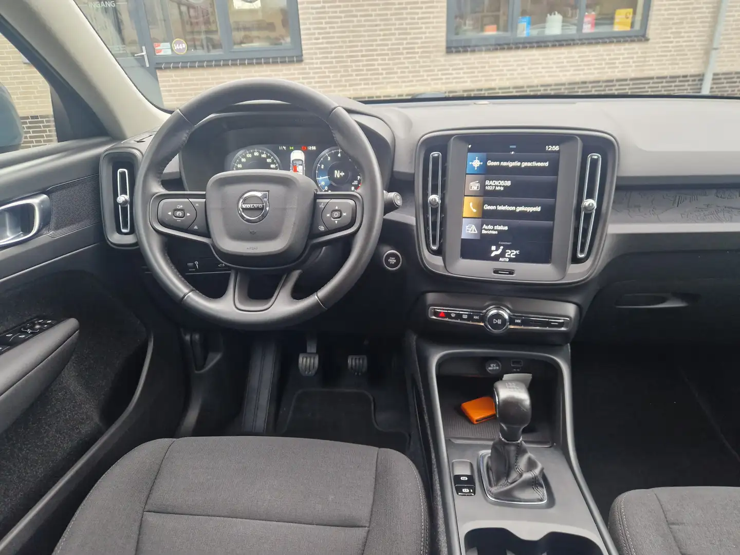 Volvo XC40 1.5 T2 Momentum Camera | Apple carplay Grijs - 2