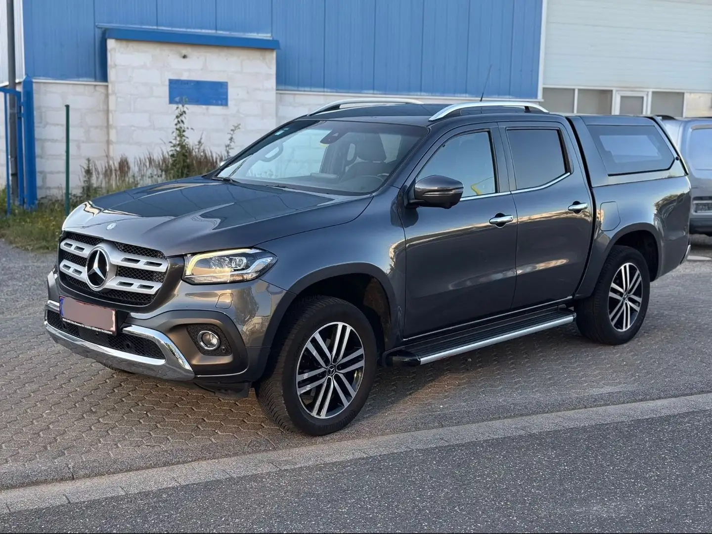 Mercedes-Benz X 250 d 4Matic/Led/Navi/360°/Klima/SHZ/Tempo Grau - 1