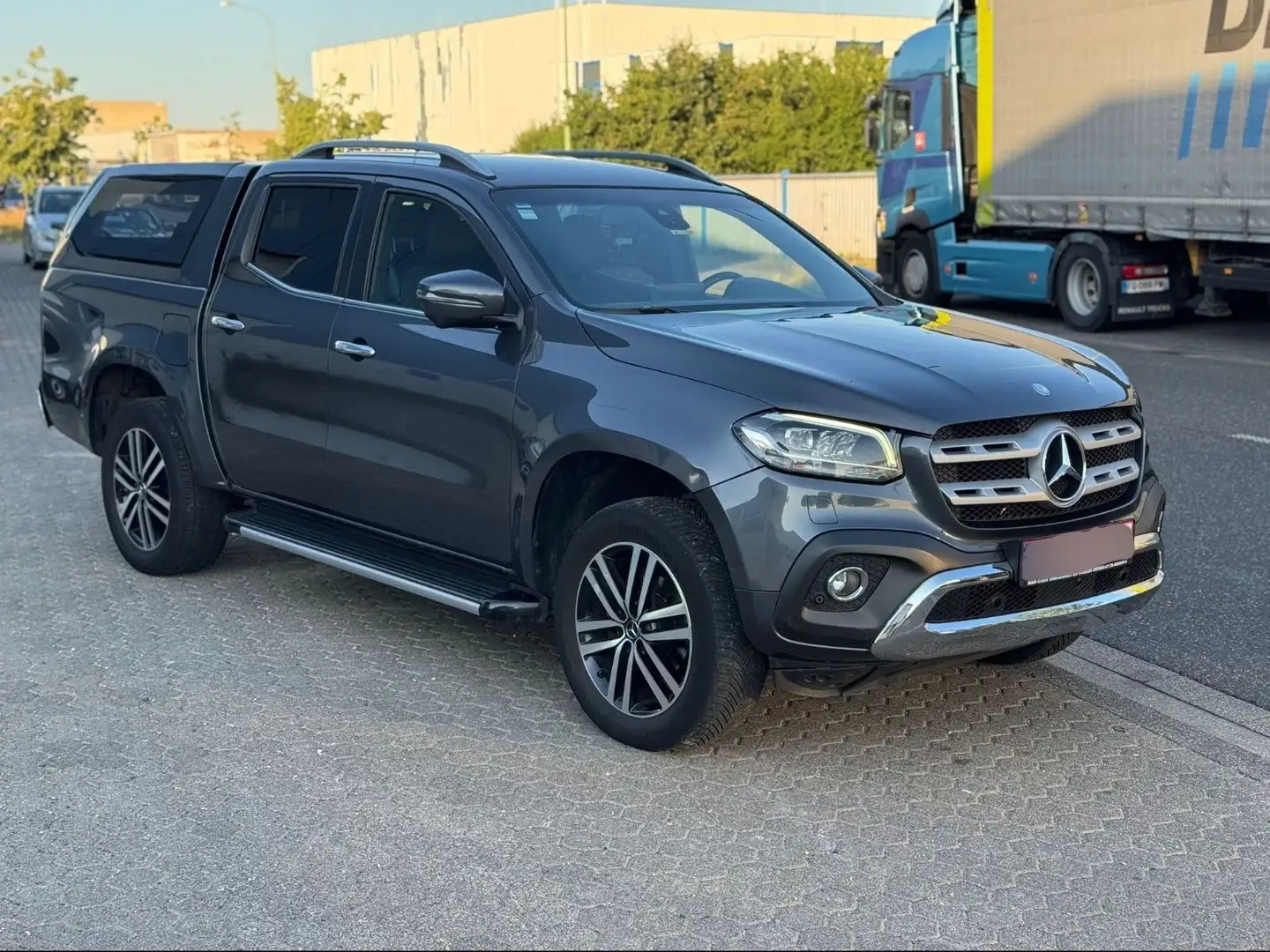Mercedes-Benz X 250 d 4Matic/Led/Navi/360°/Klima/SHZ/Tempo Grau - 2