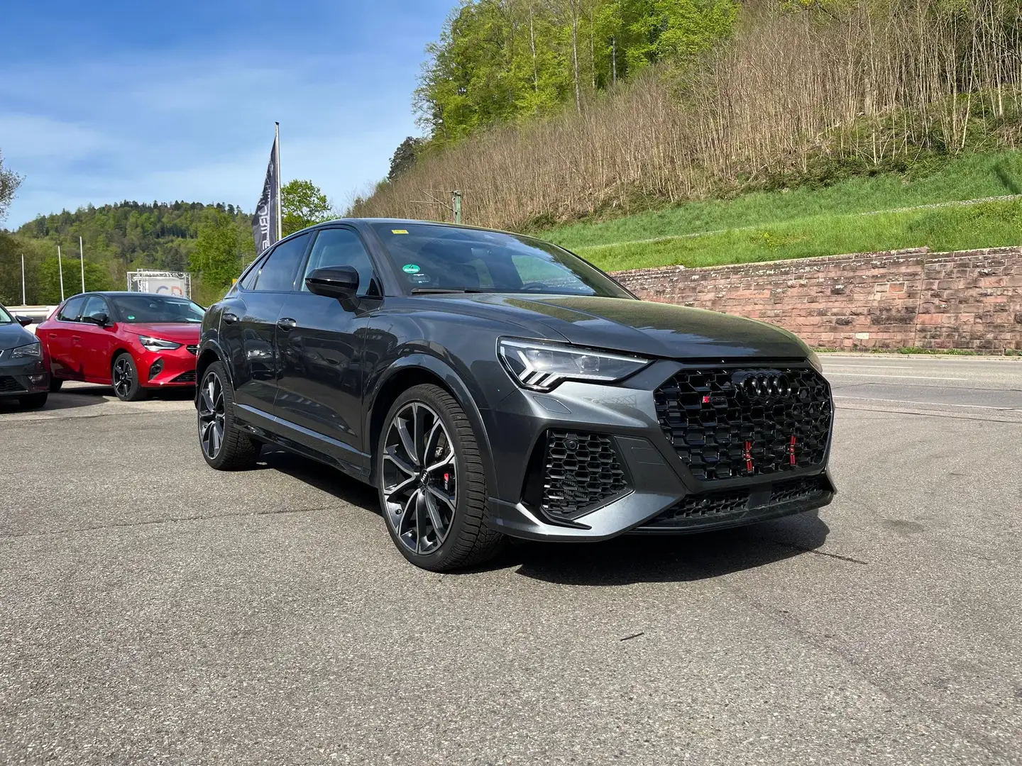 Audi RS Q3 2.5 TFSI quattro super Zustand ,TÜV Service Neu Grau - 2