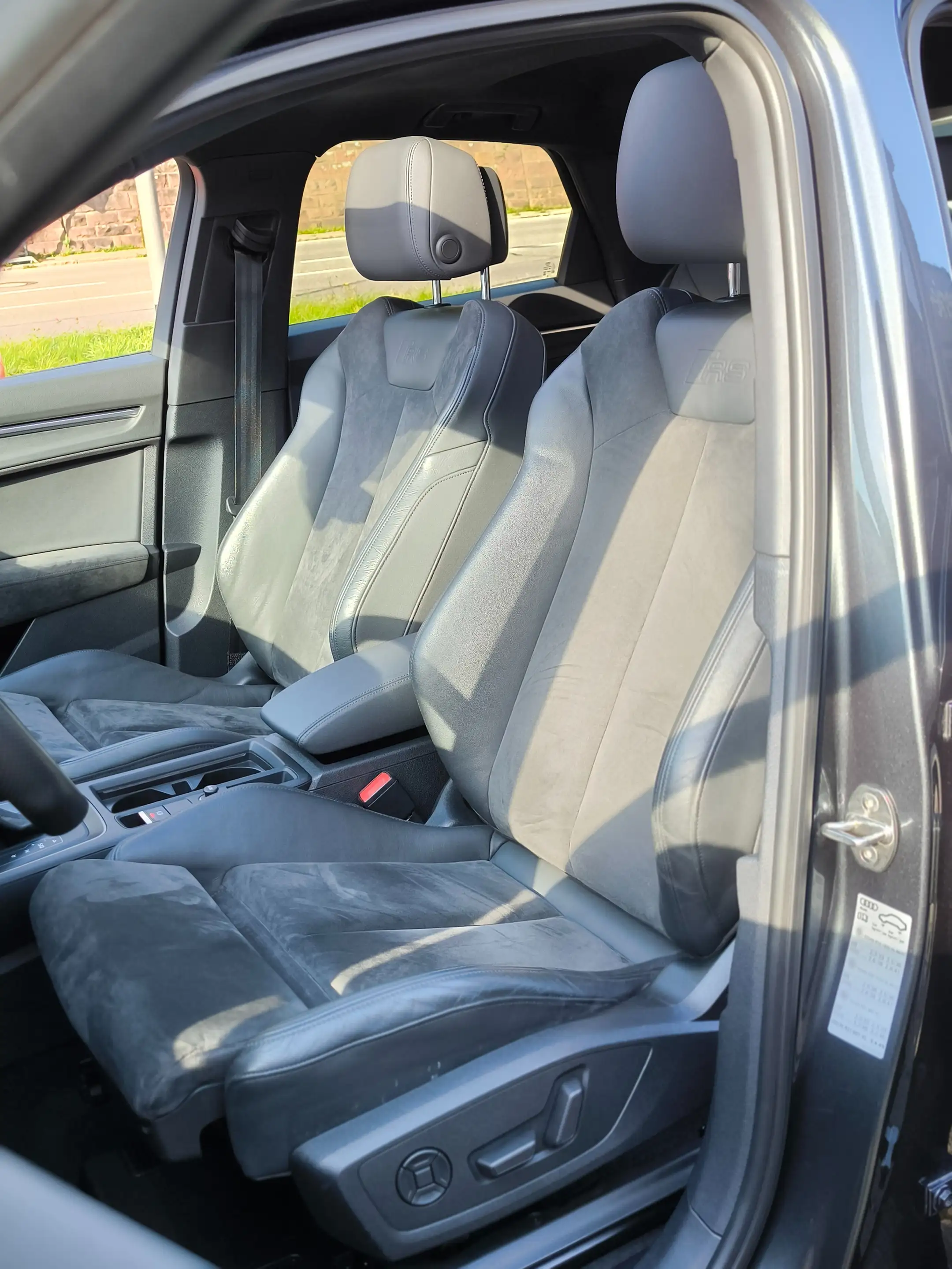 Audi RS Q3 2.5 TFSI quattro super Zustand ,TÜV Service Neu — photo 13