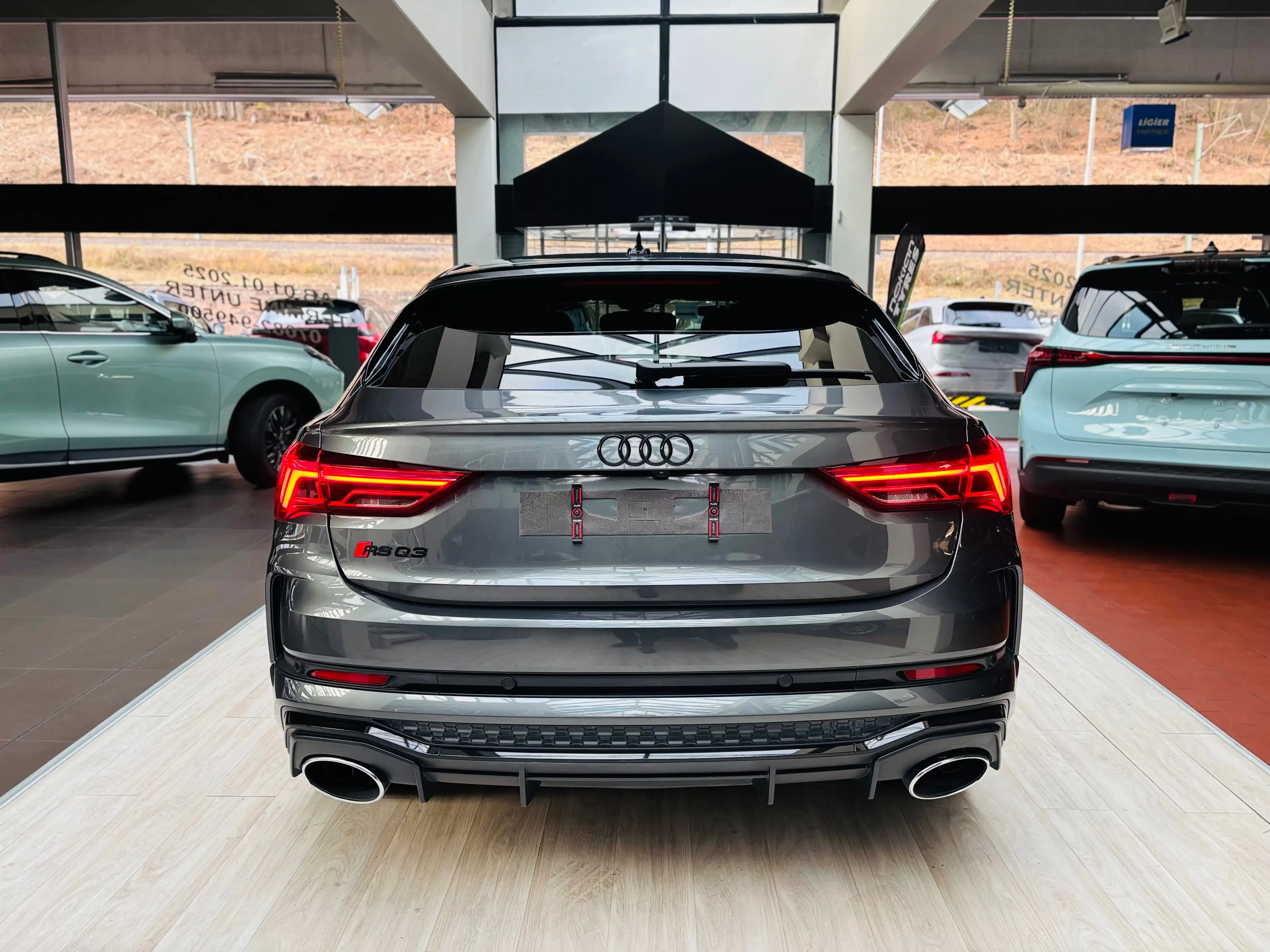 Audi RS Q3 2.5 TFSI quattro super Zustand ,TÜV Service Neu — photo 7