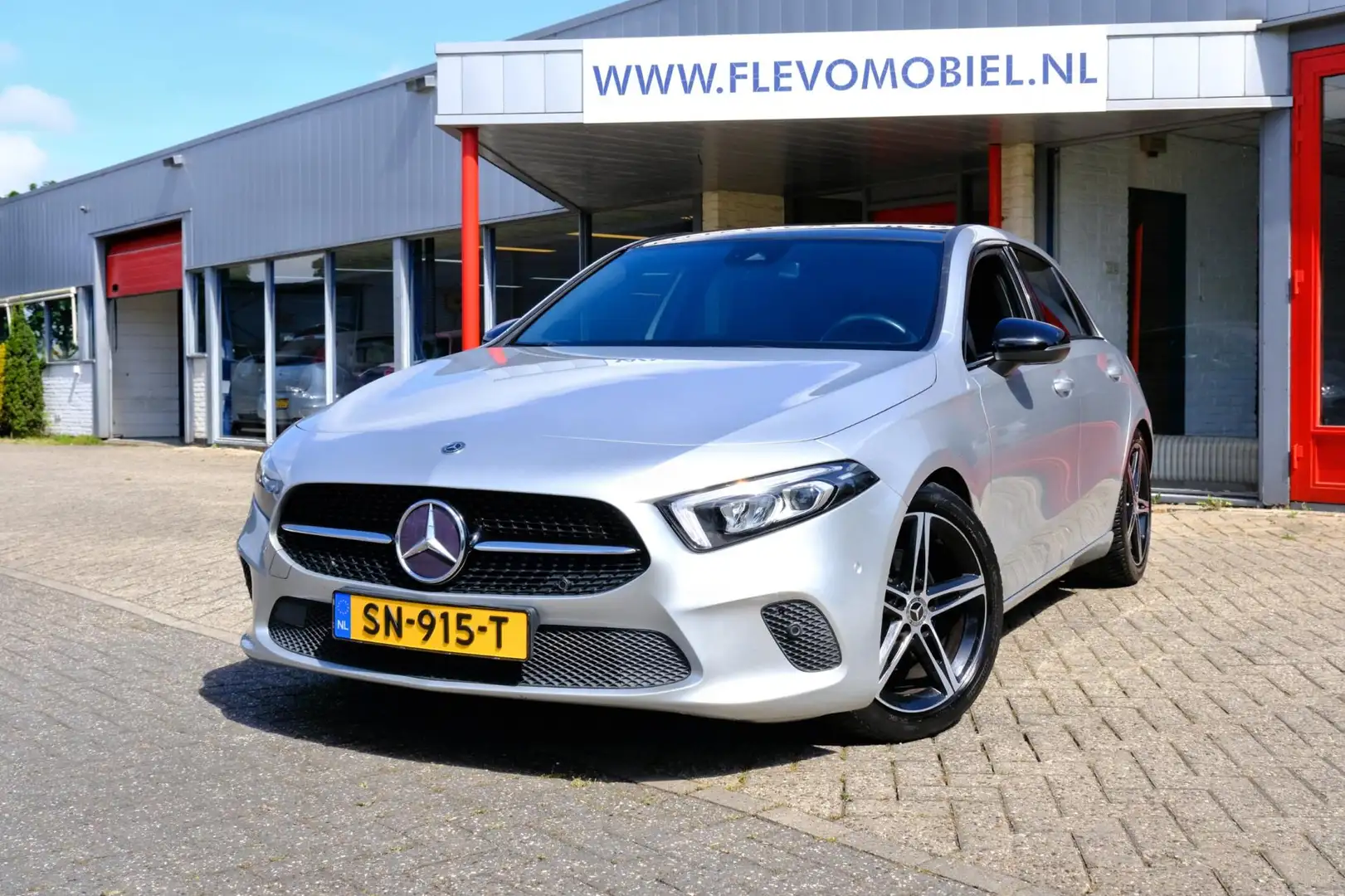 Mercedes-Benz A 200 Advantage AMG aut. Pano|Leder|Navi|Cam|LMV Szary - 1
