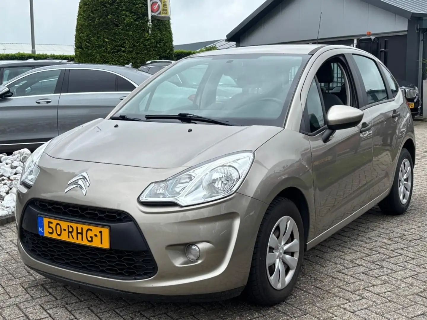 Citroen C3 1.4 Essentiel 5-Deurs 2011 Beige - 1