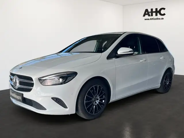 Mercedes-Benz B 180 d STYLE LED Navi Tempomat SpurH DAB