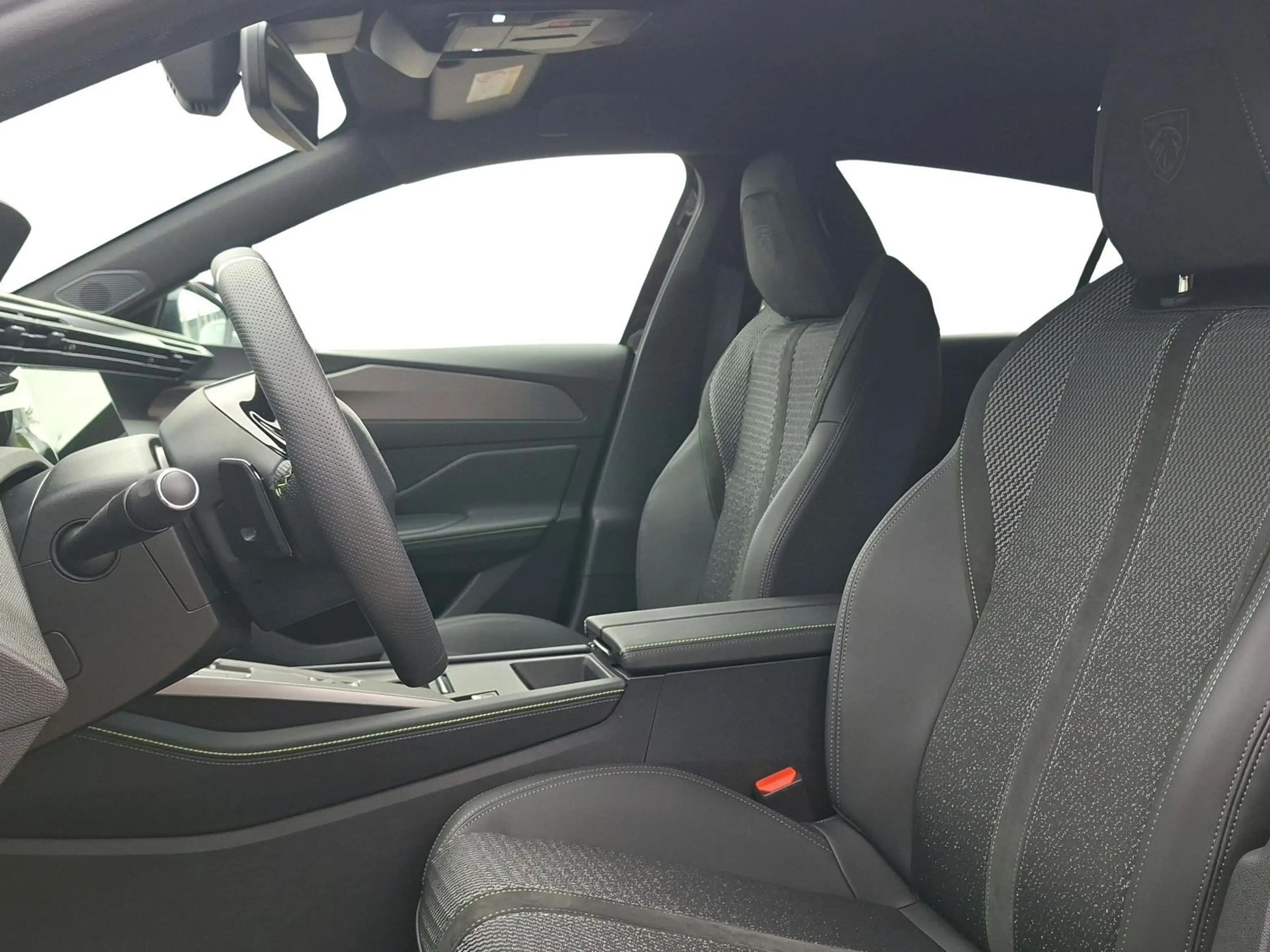Peugeot 308 GT Hybrid 145 e-DSC6 Kamera Navi — photo 7