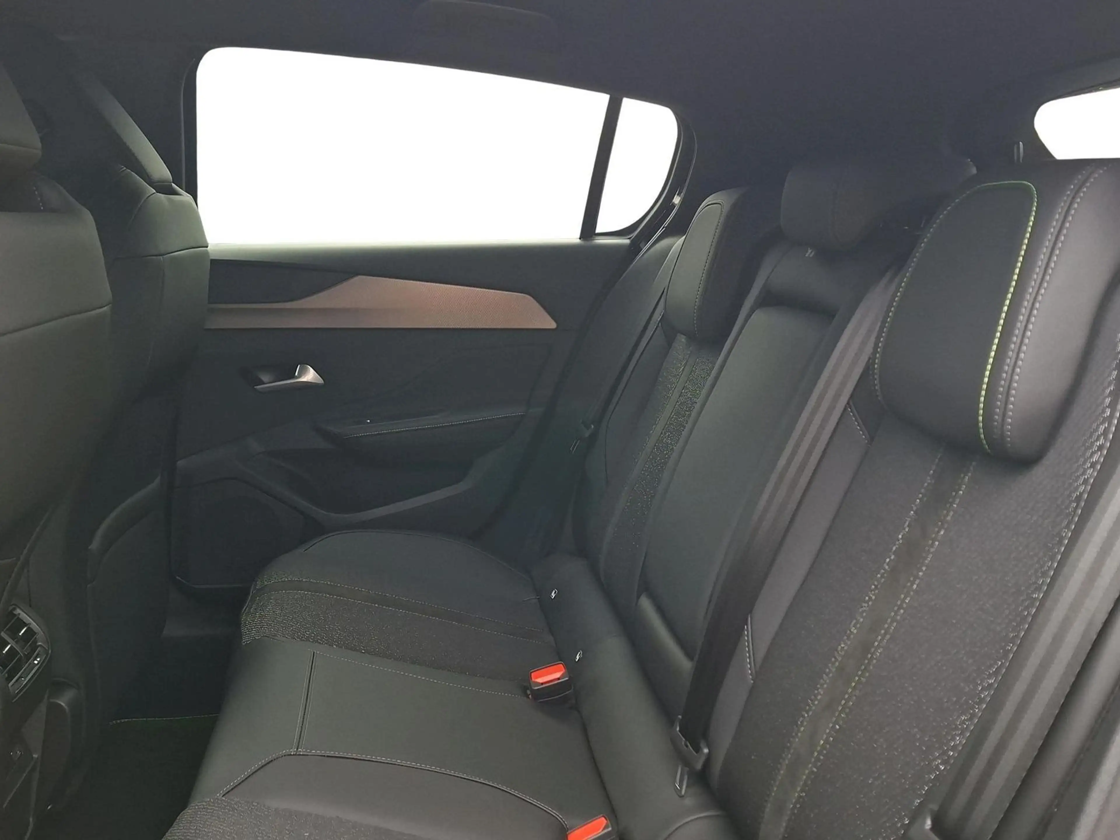 Peugeot 308 GT Hybrid 145 e-DSC6 Kamera Navi — photo 8