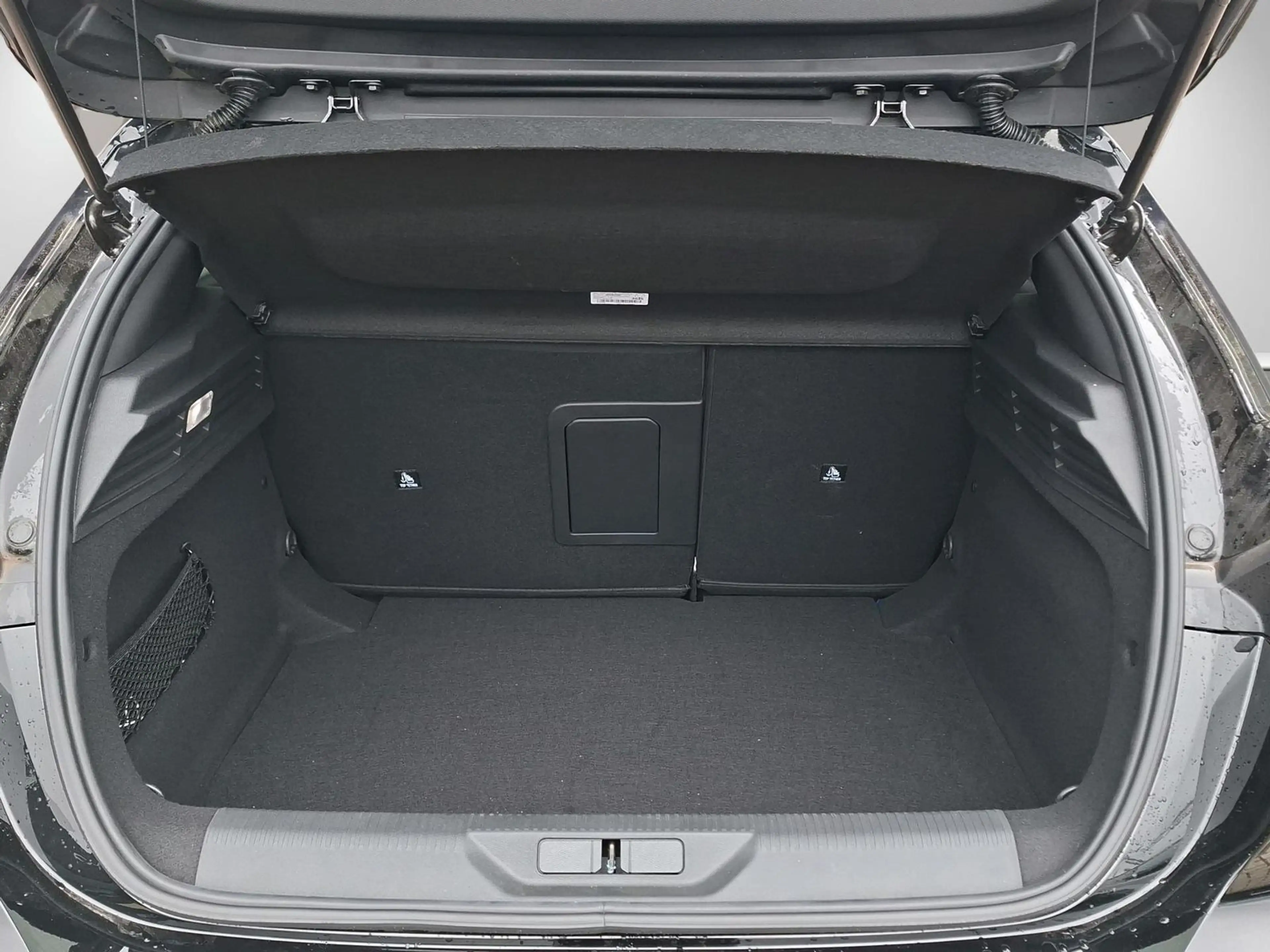 Peugeot 308 GT Hybrid 145 e-DSC6 Kamera Navi — photo 5