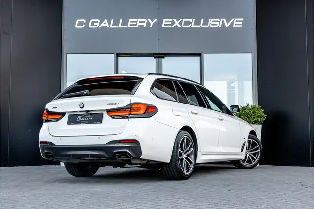BMW 5 Series view 7