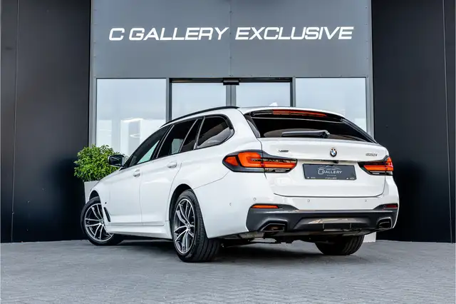 BMW 5 Series view 5