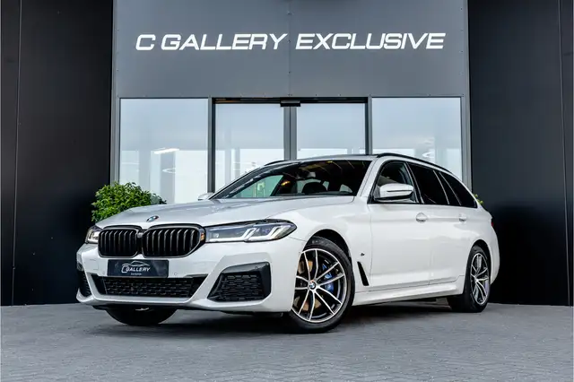 BMW 5 Series view 3