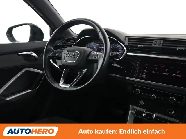 Audi Q3 view 13