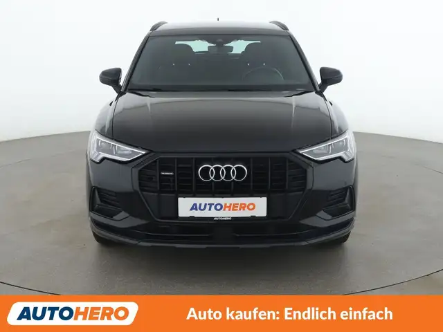 Audi Q3 view 9