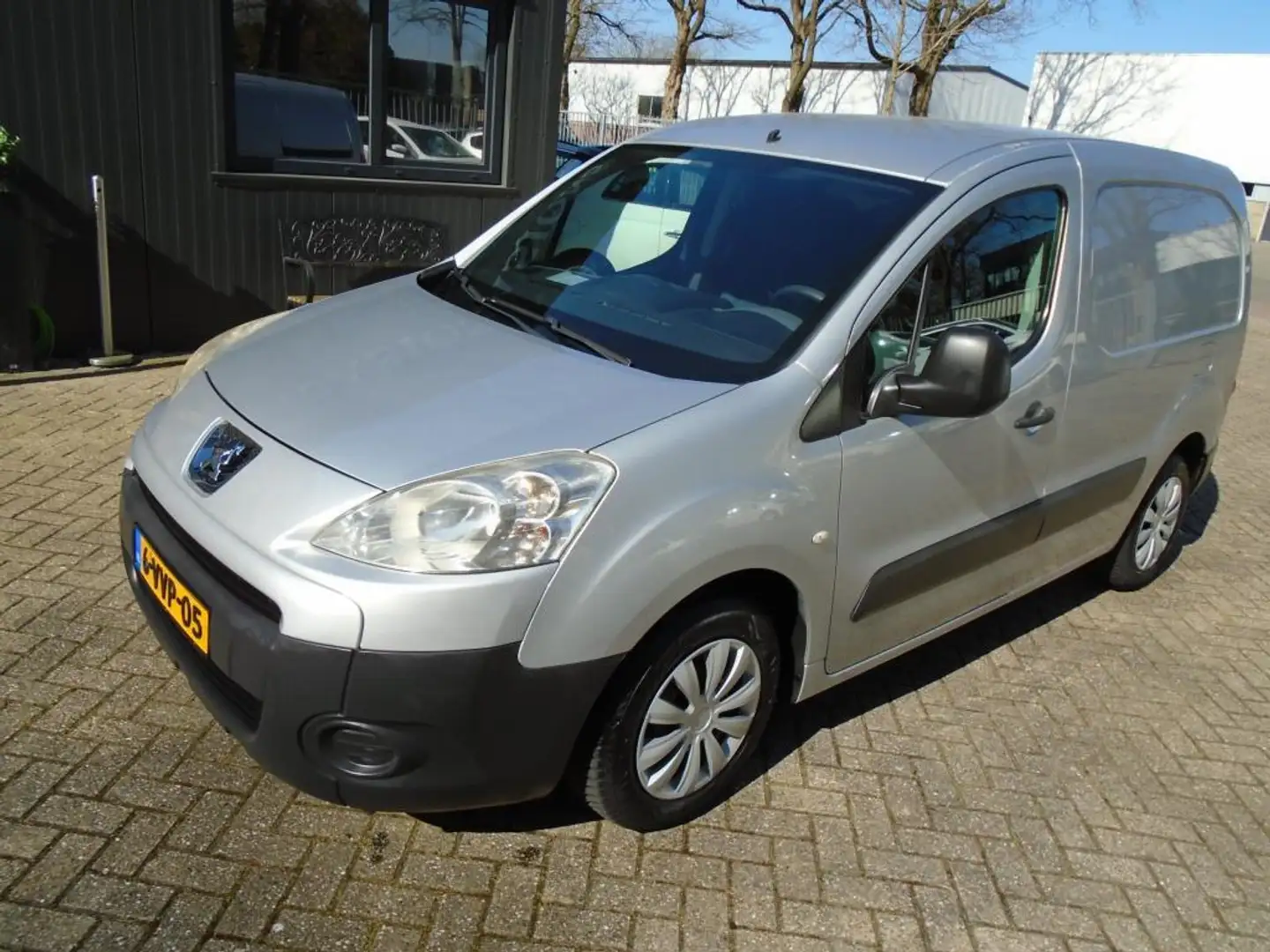 Peugeot Partner 120 1.6 e-HDI L1 XT Profit + automaat Zilver - 2