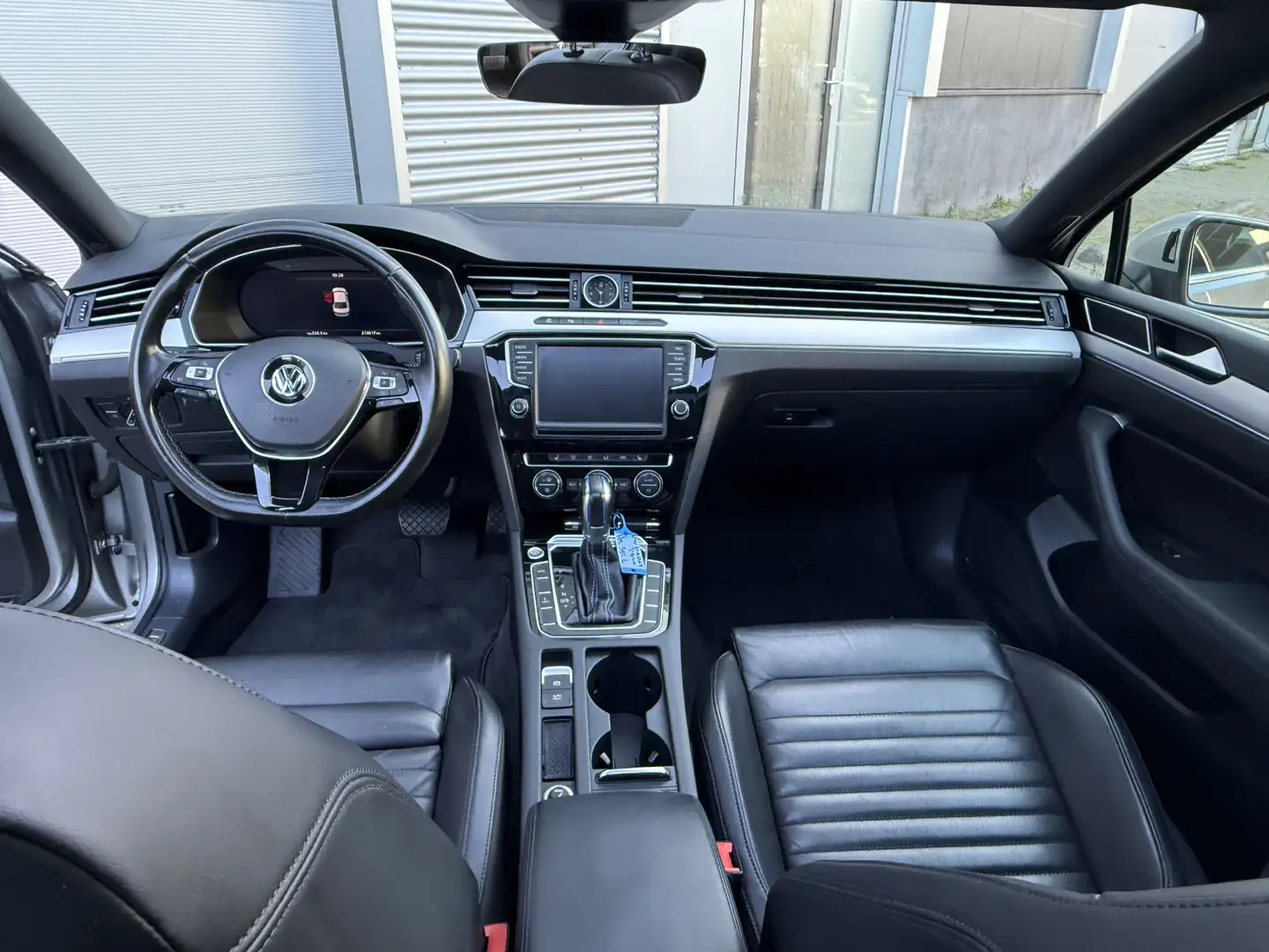 Volkswagen Passat 1.4 TSI GTE Highline | Panoramadak | SoH 94% | Exe Grijs - 2