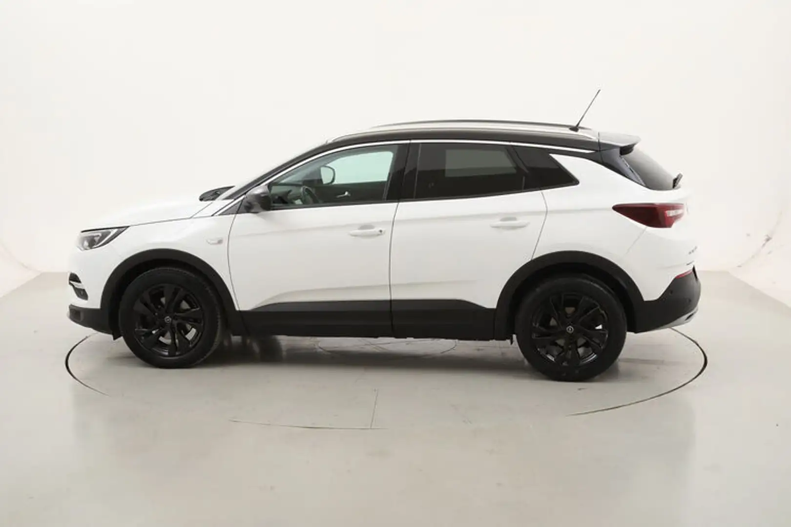 Opel Grandland X Design Line 1.5 Diesel 131CV Bianco - 2