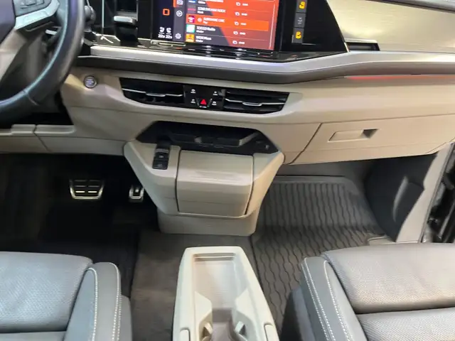 Volkswagen Multivan view 9