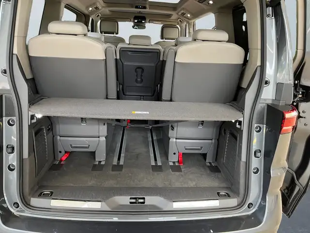 Volkswagen Multivan view 14