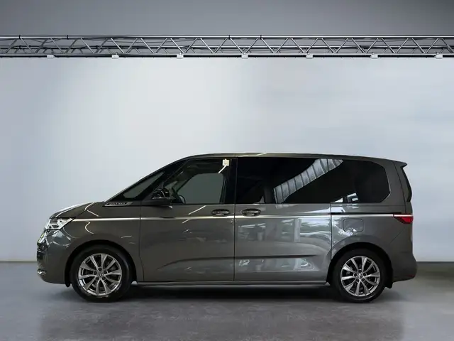 Volkswagen Multivan view 3