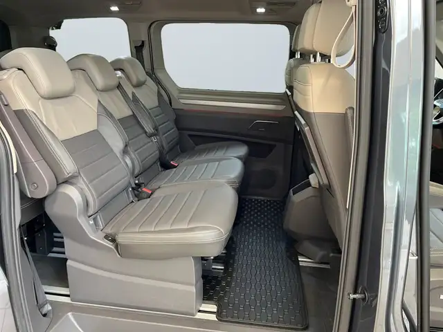 Volkswagen Multivan view 11