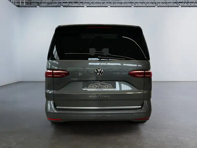 Volkswagen Multivan view 5
