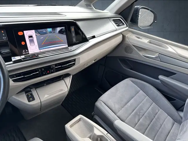 Volkswagen Multivan view 24