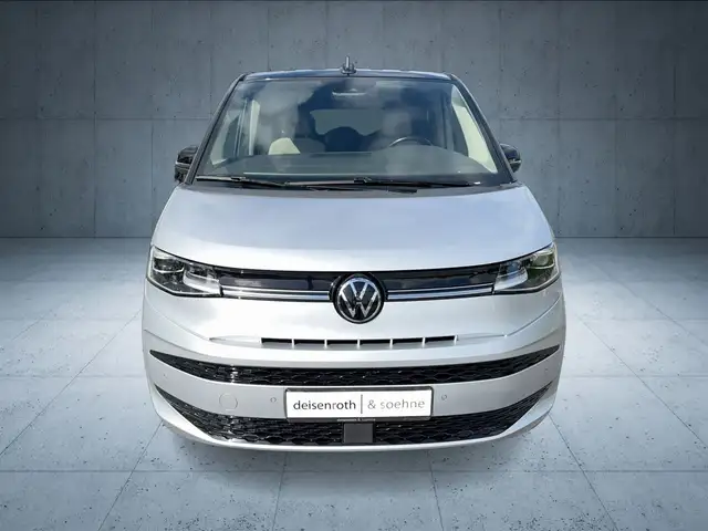 Volkswagen Multivan view 8