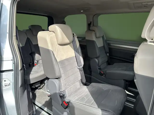 Volkswagen Multivan view 17