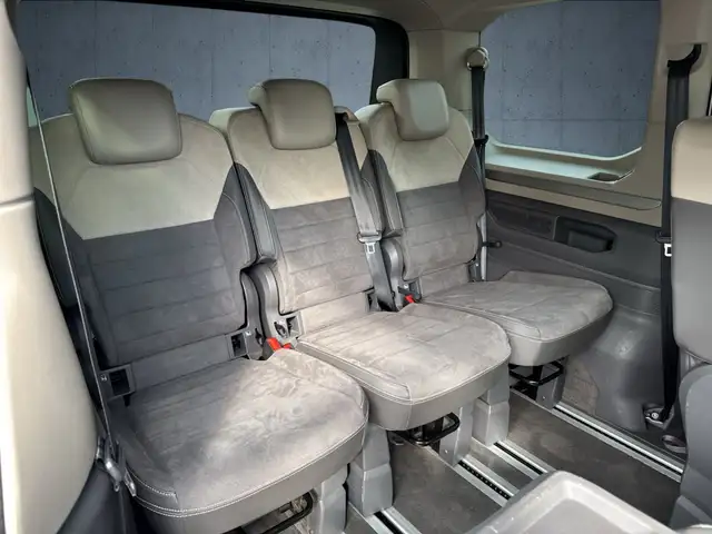 Volkswagen Multivan view 18