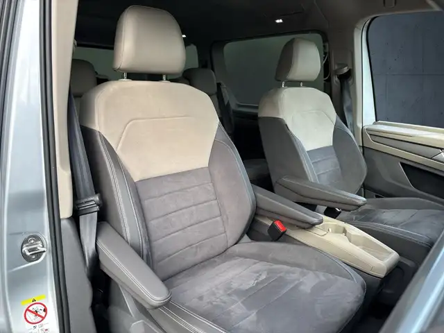 Volkswagen Multivan view 14