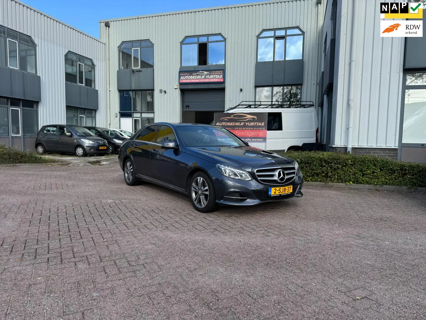 Mercedes-Benz E 300 BlueTEC HYBRID Ambition Avantgarde Grijs - 1