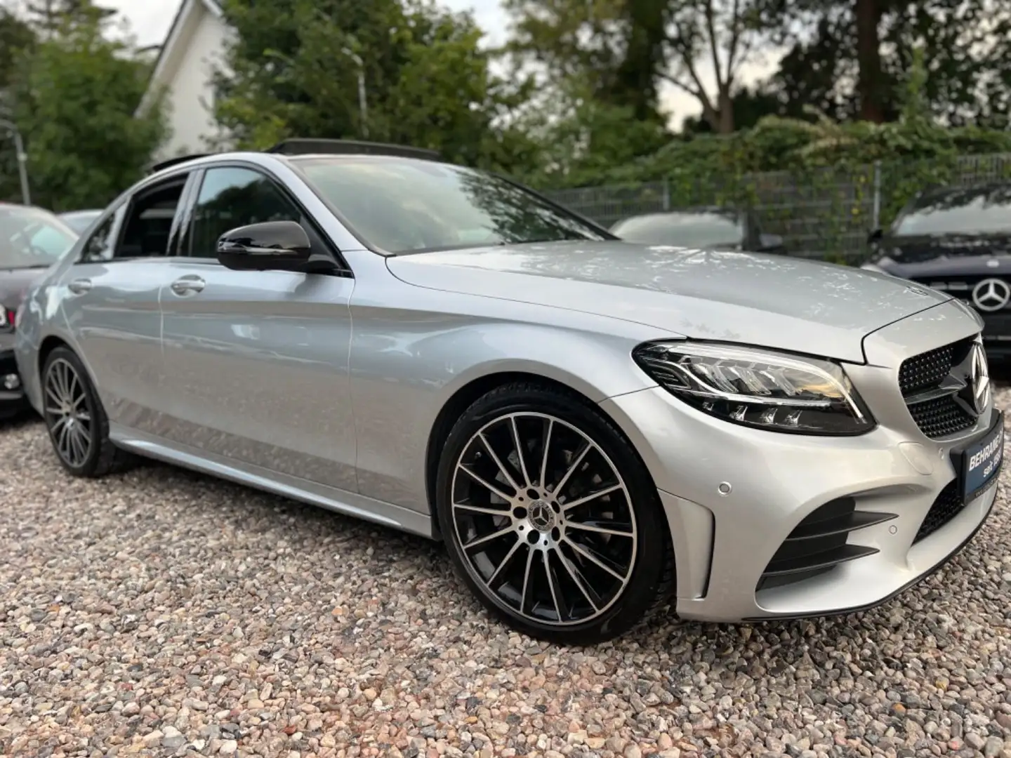 Mercedes-Benz C 180 *AMG+NIGHT*PANORAMA*NAVI*360°KAMERA Argent - 2