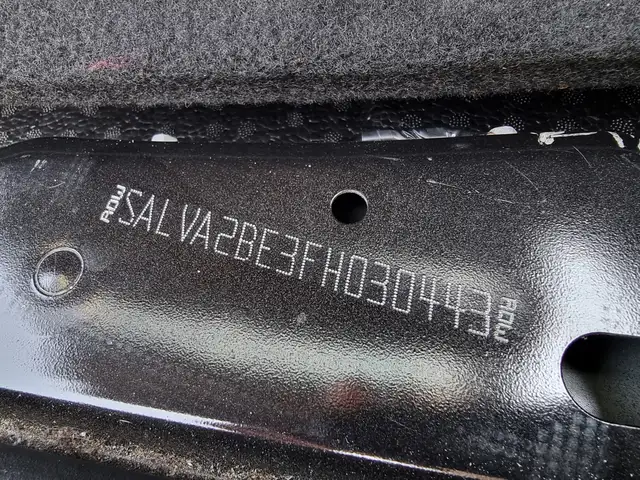 Land Rover Range Rover Evoque view 12