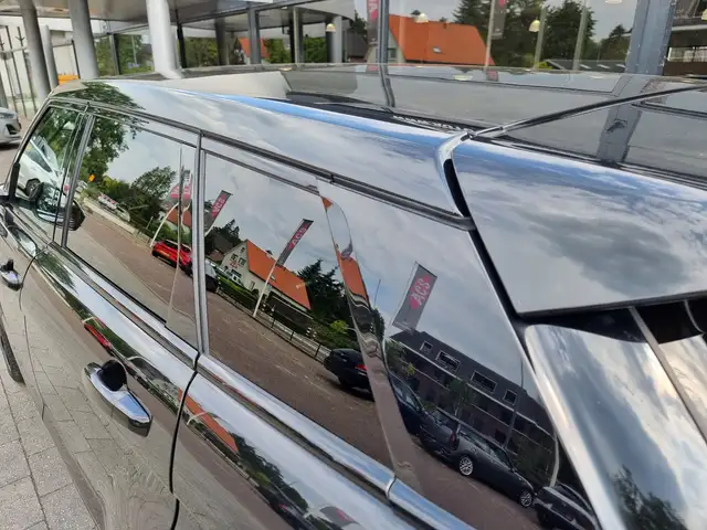 Land Rover Range Rover Evoque view 29
