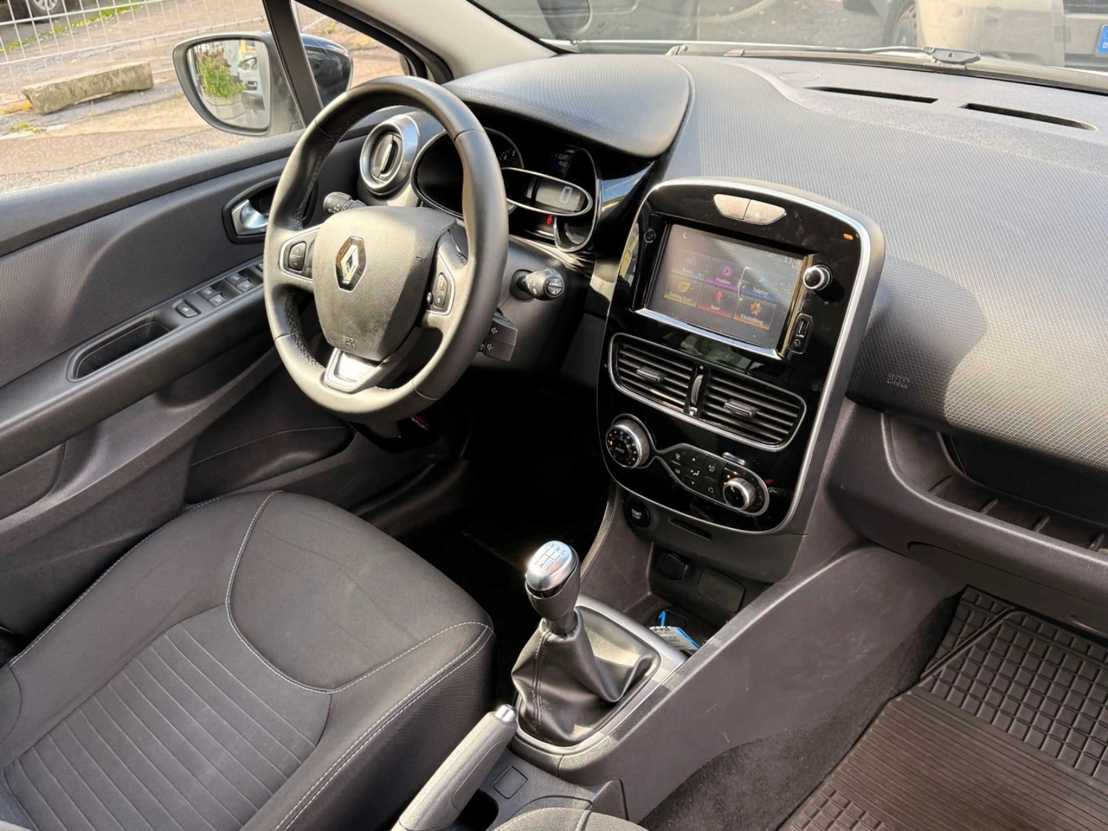 Renault Clio IV Limited* I-Hand*Klimaautomatik* — photo 7