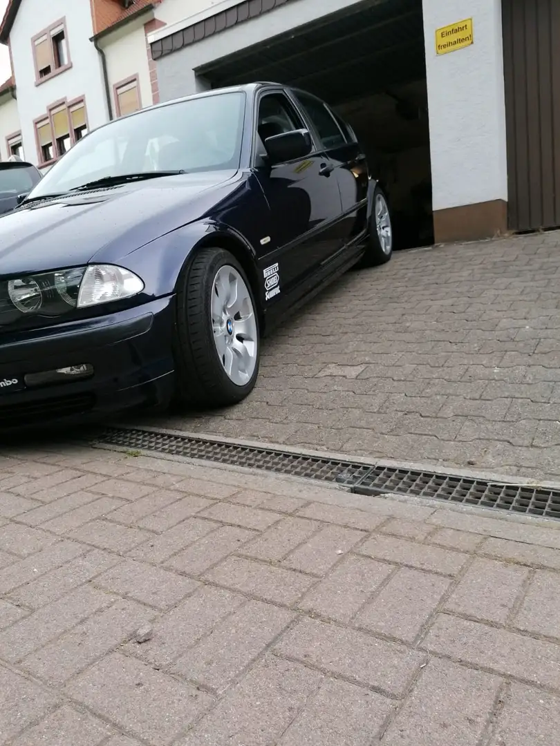 BMW 318 BMW 318i - 1